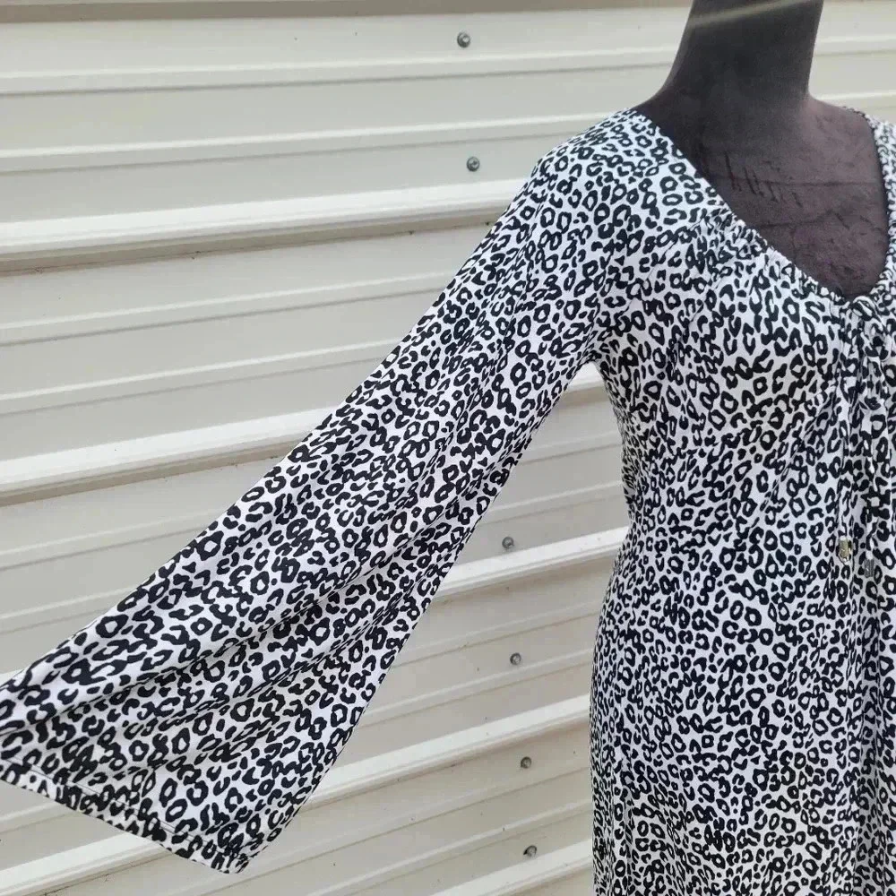 Michael Kors White Black Cheetah Leopard VNeck Tunic Shirt Stretch Bell Sleeve M - Picture 2 of 10